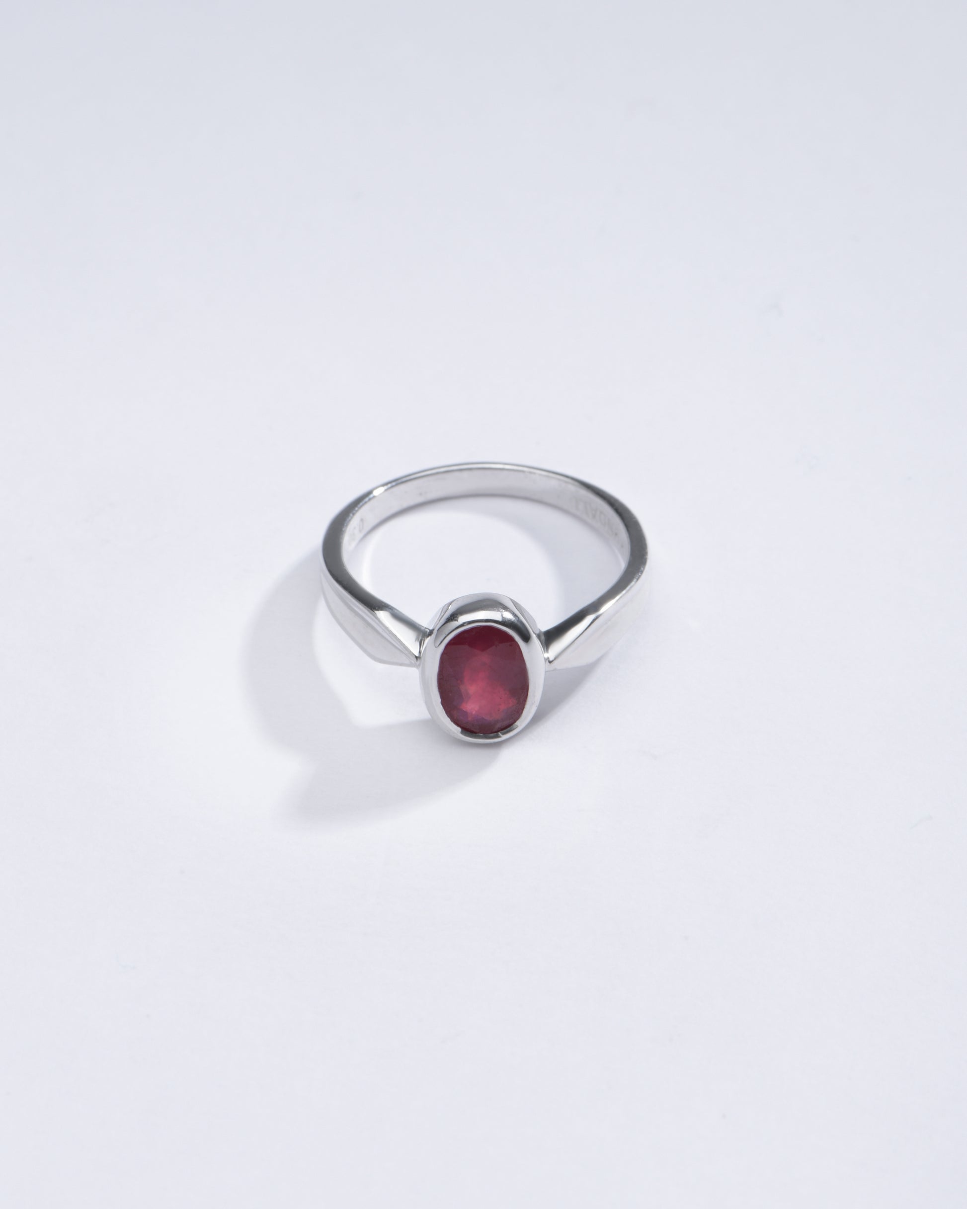 Manik stone ring