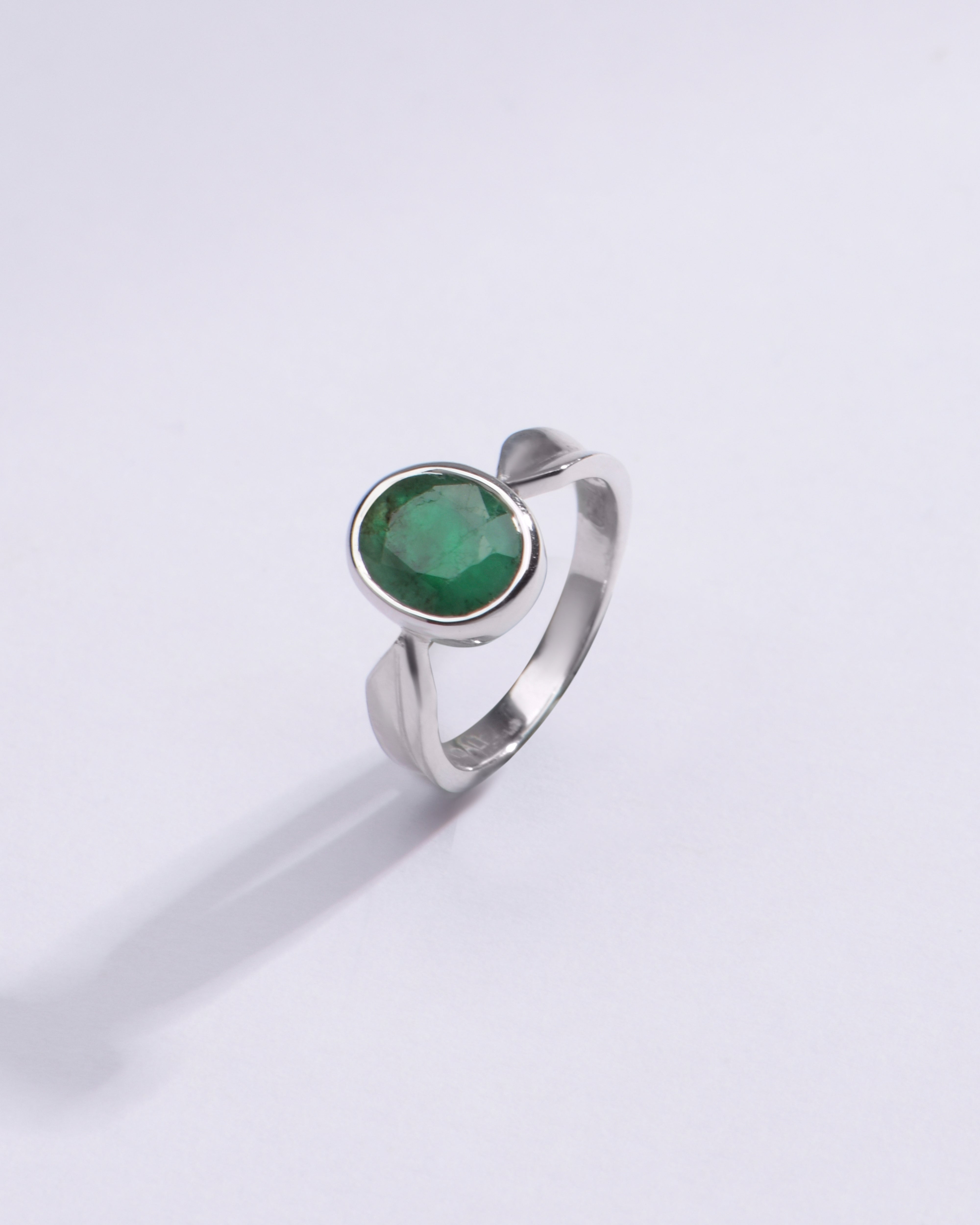 Charming Emerald (Panna) Ring in 925 Sterling Silver - Shakti