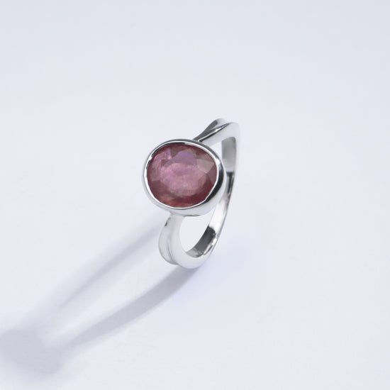 Kempu stone ring