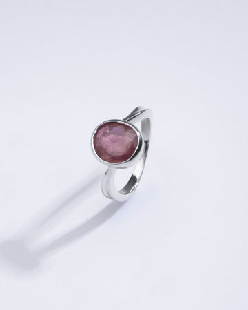 Kempu stone ring