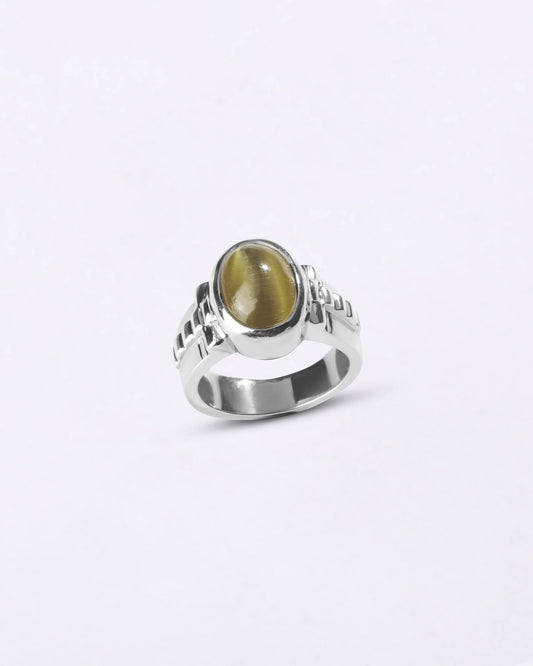 Royal Cat's Eye (Lehsunia) Ring in 925 Sterling Silver - Shakti