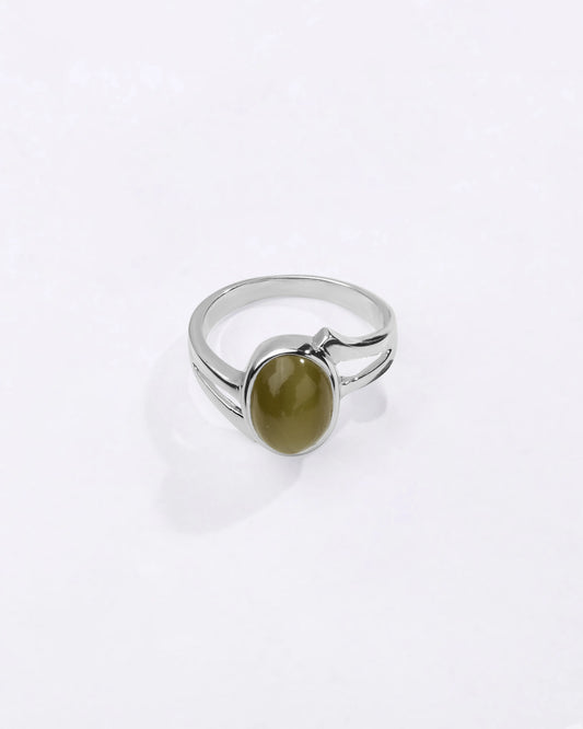 Superior Cat's Eye (Lehsunia) Ring in 925 Sterling Silver - Shakti