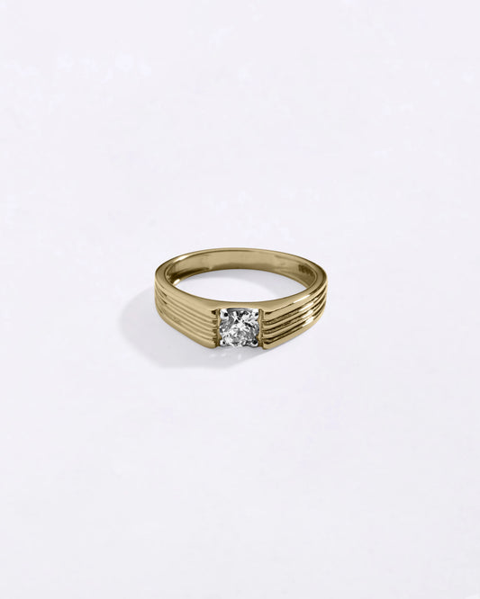 Fluted Diamond Ring in Gold