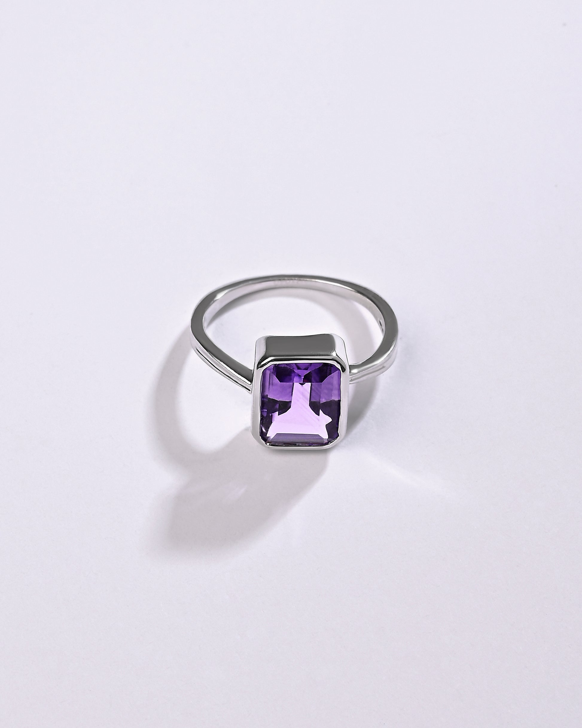 Female amethyst stone ring design