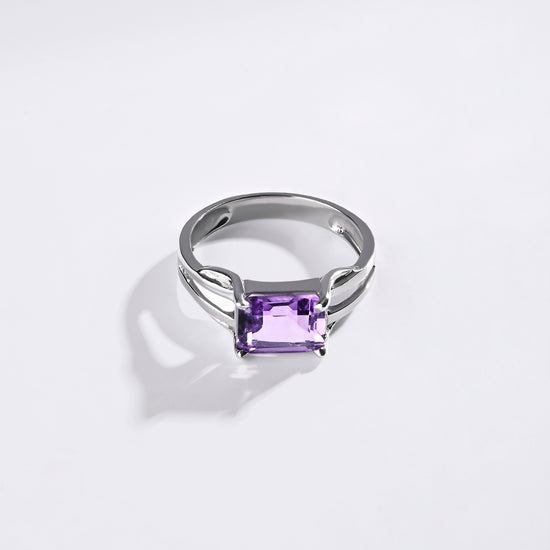 Amethyst stone ring