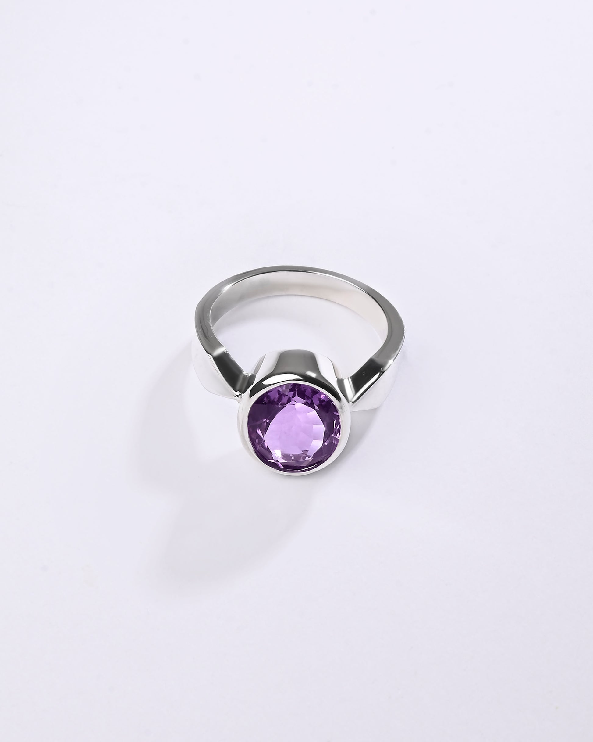 Female amethyst finger ring