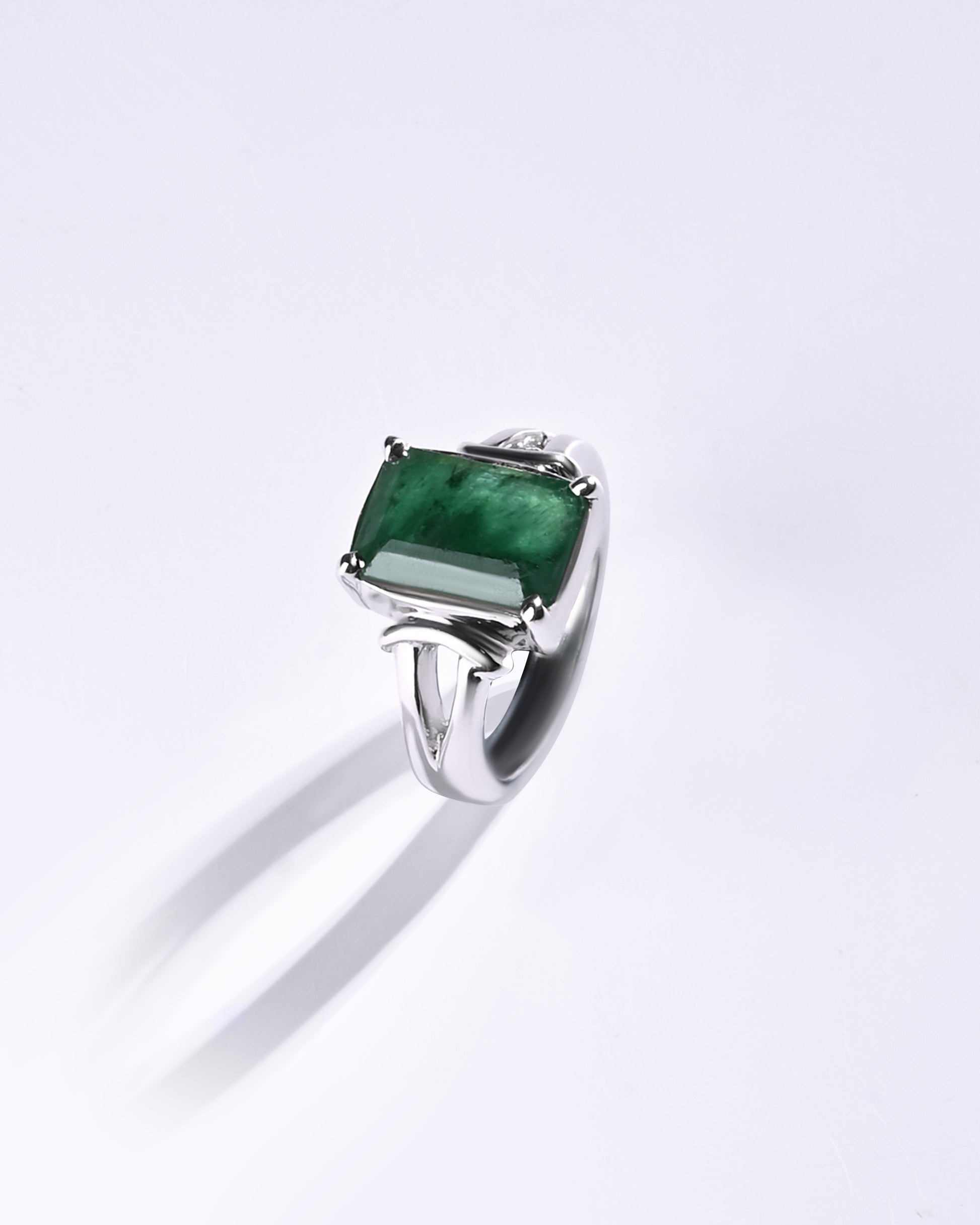 Emerald gemstone ring