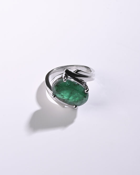 Dreamy Emerald (Panna) Ring in 925 Sterling Silver - Urja