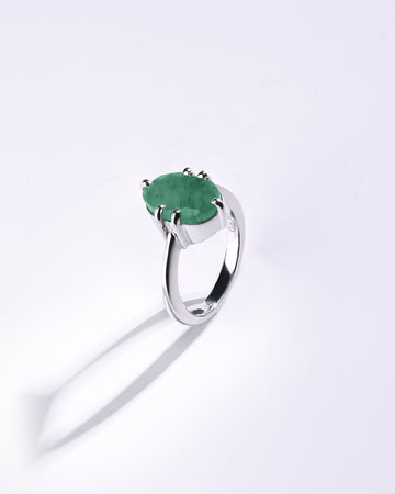 Minimalist Emerald (Panna) Ring in 925 Sterling Silver - Astra