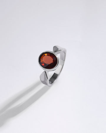 Charming Garnet (Gomed) Ring in 925 Sterling Silver - Shakti