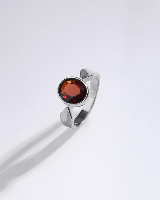 Charming Garnet (Gomed) Ring in 925 Sterling Silver - Shakti