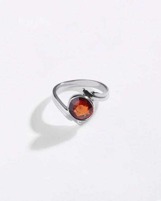 Dreamy Garnet (Gomed) Ring in 925 Sterling Silver - Shakti