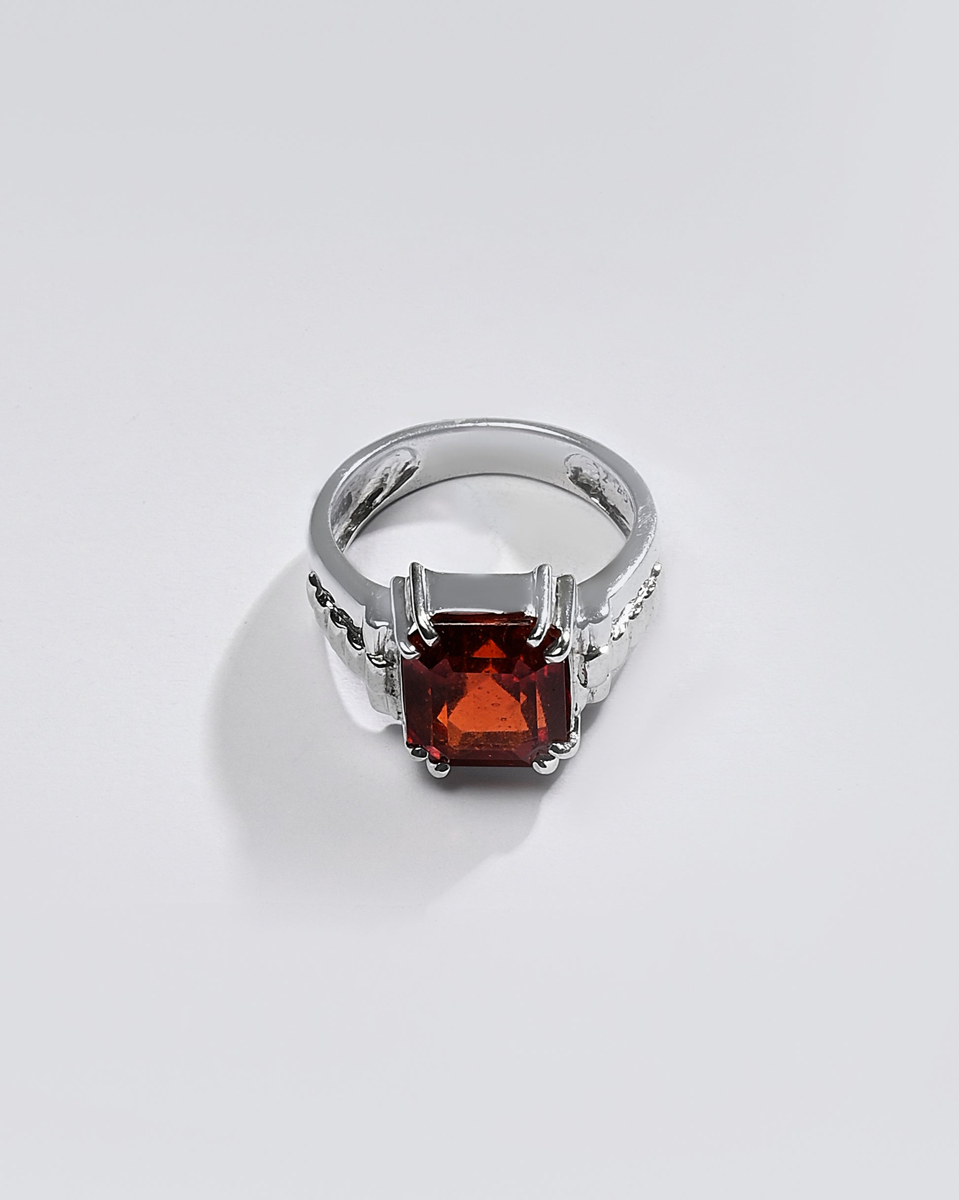 Premium GARNET (GOMED) Ring in 925 Silver - #1236N8 - Myra