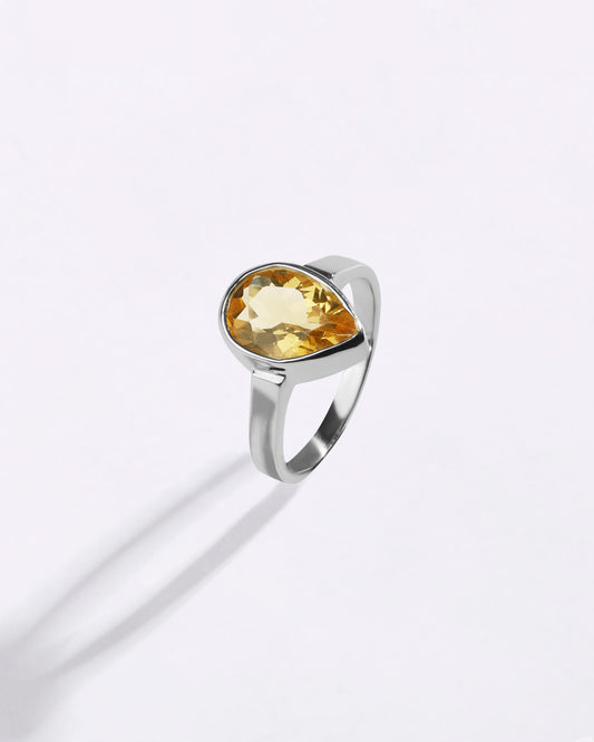 Natural Golden Topaz (Sunahara Pukhraj) Ring in 925 Sterling Silver - Shakti Dr