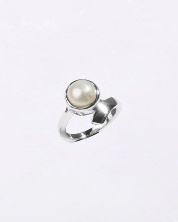 Modern Pearl (Moti) Ring in 925 Silver - Round Shakti