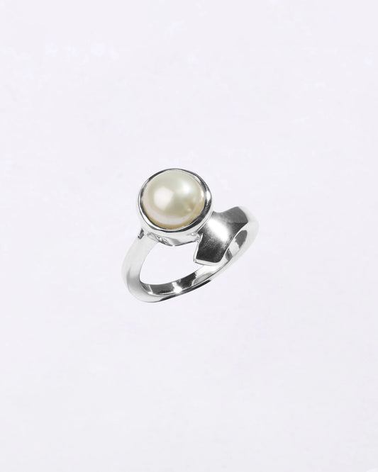 Modern Pearl (Moti) Ring in 925 Silver - Round Shakti