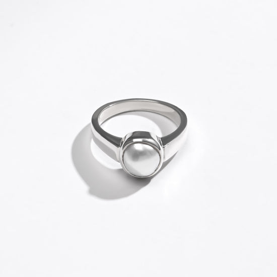 Silver moti ring design