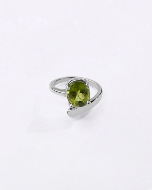 Modern Peridot Ring in 925 Sterling Silver - Urja