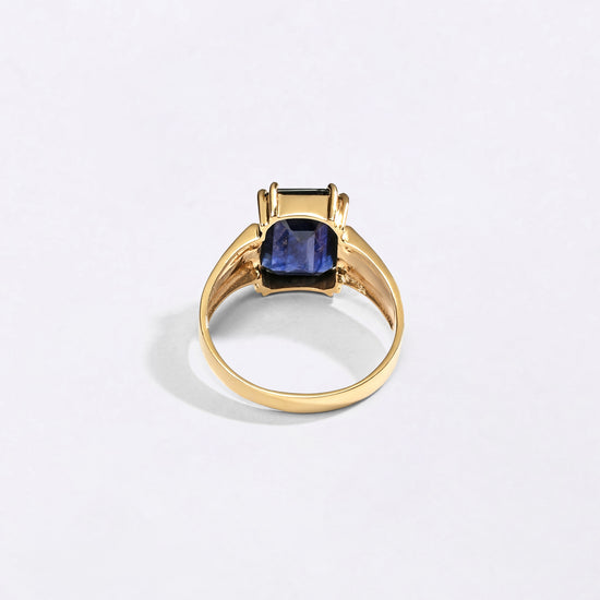 Blue Sapphire Ring for Capricorn Buy from Myra Gems