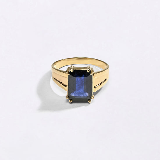 Blue Sapphire Ring for Capricorn Buy from Myra Gems