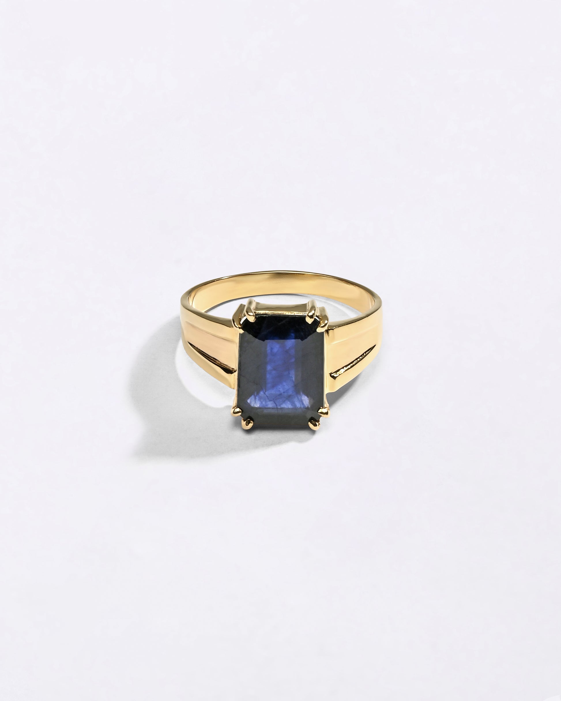 Blue Sapphire Ring for Capricorn Buy from Myra Gems