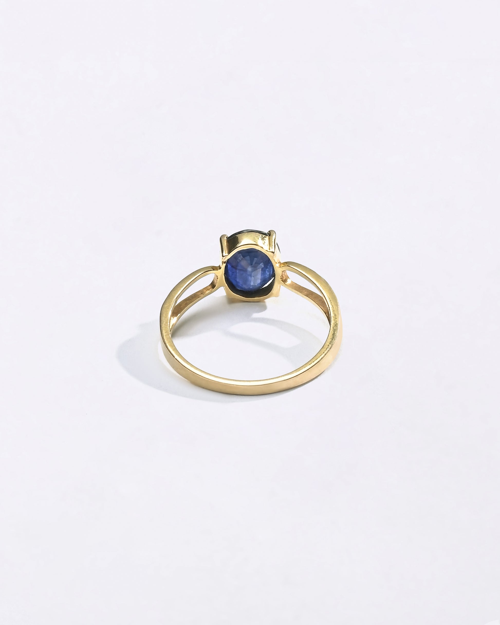 Blue Sapphire Ring Buy from Myra Gems