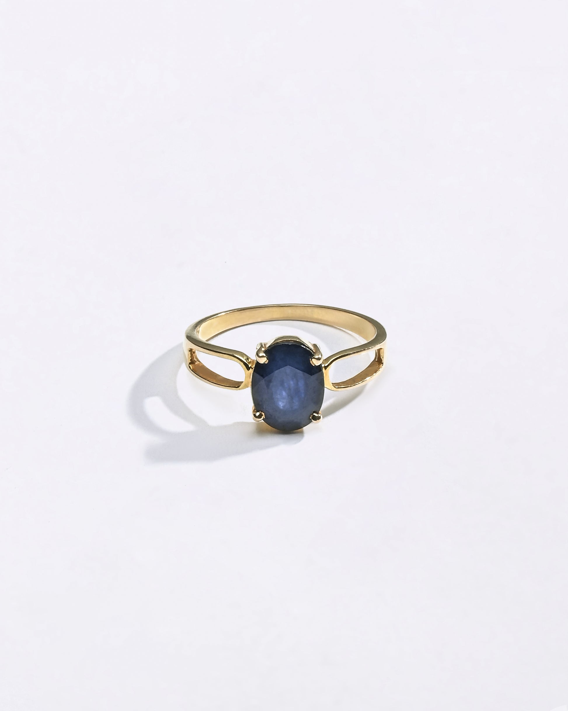 Blue Sapphire Ring Buy from Myra Gems