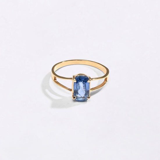 Shrilankan Blue Sapphire Ring Buy from Myra Gems