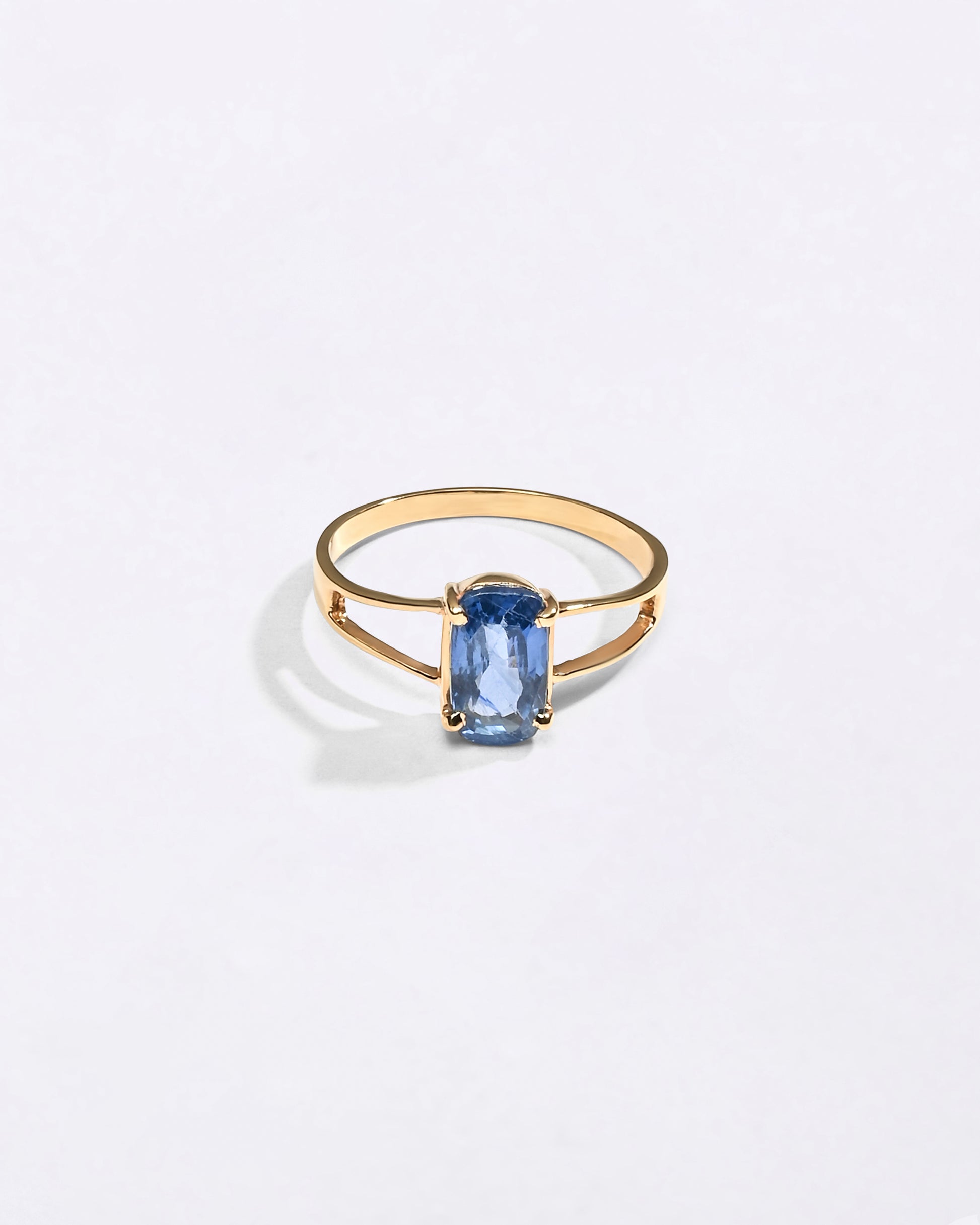 Shrilankan Blue Sapphire Ring Buy from Myra Gems