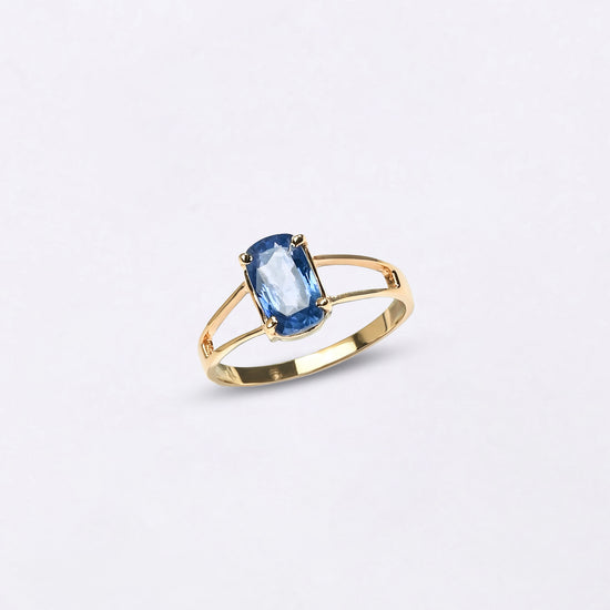 Shrilankan Blue Sapphire Ring Buy from Myra Gems