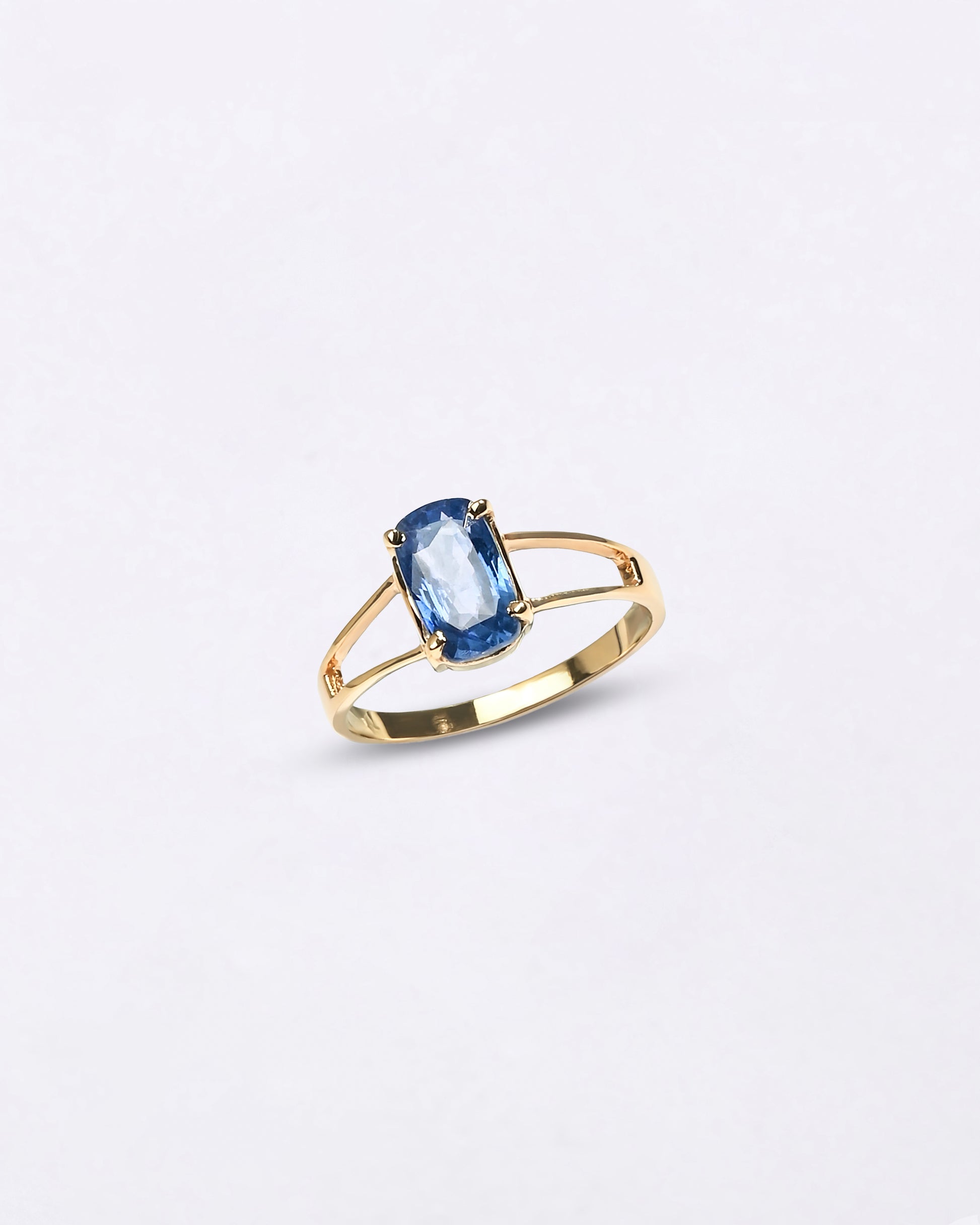 Shrilankan Blue Sapphire Ring Buy from Myra Gems