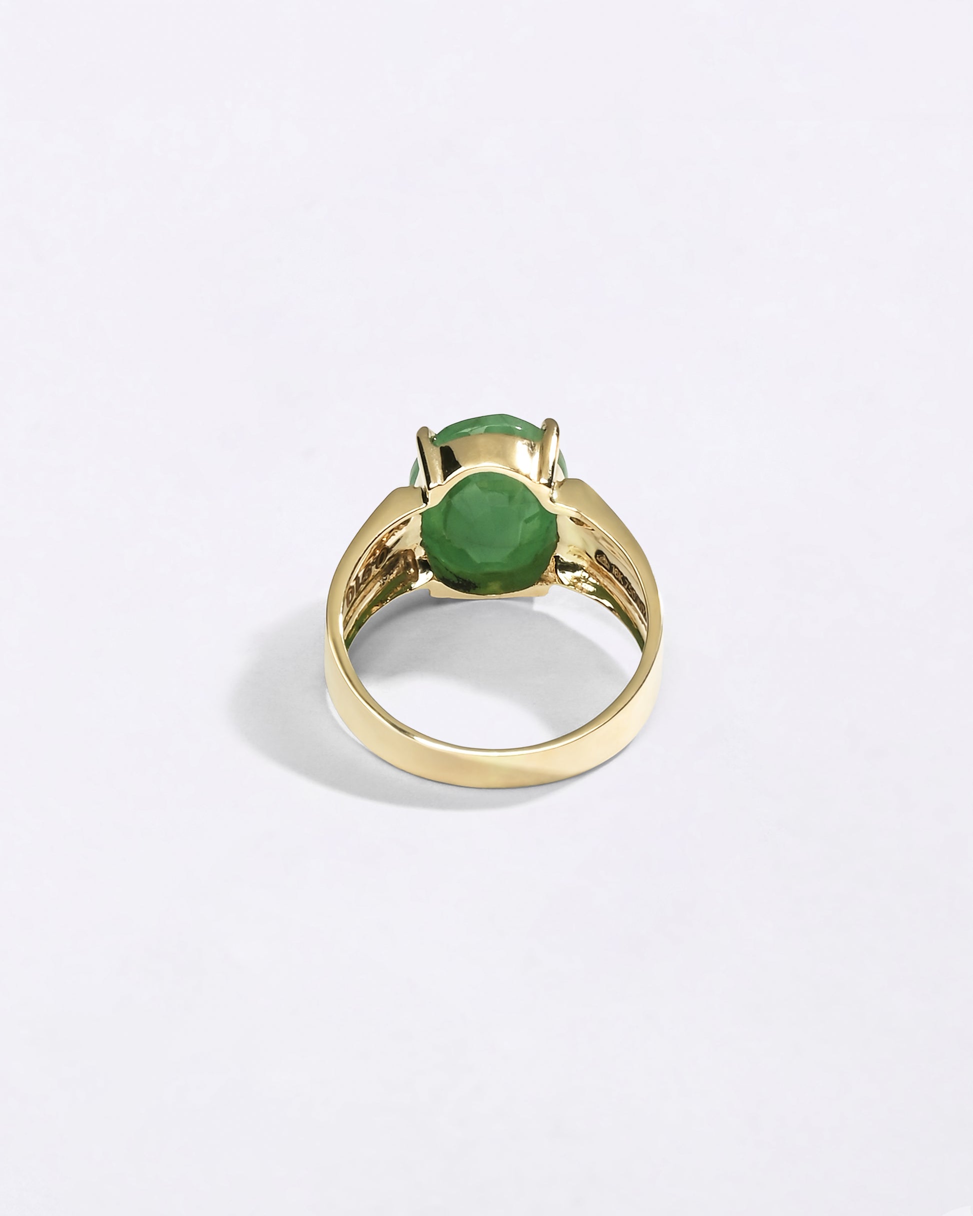 Stylish Emerald Ring in 18K Gold from Myra Gems