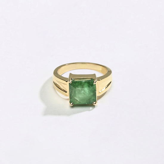 Royal Emerald Ring in 750 Hallmark Gold Urja for Gemini from Myra Gems