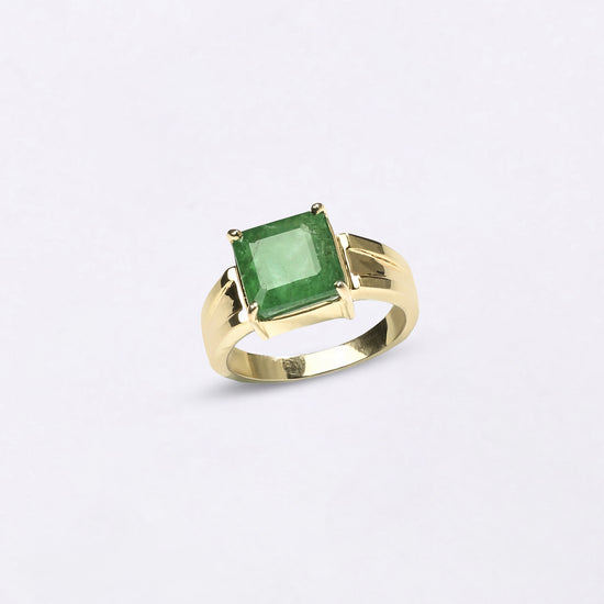 Royal Emerald Ring in 750 Hallmark Gold Urja for Gemini from Myra Gems
