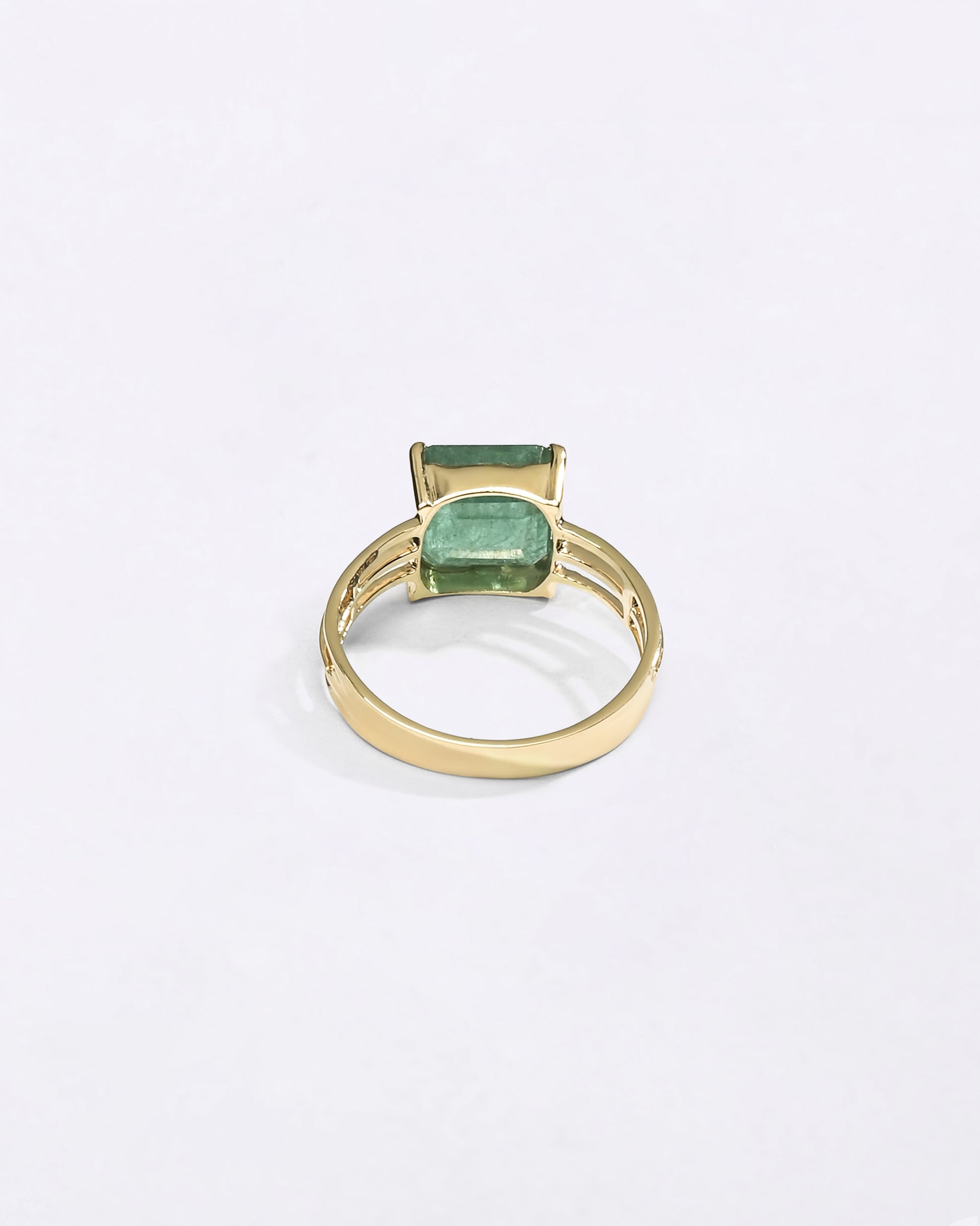 Genuine and Original Emerald Panna Ring Online Gold from Myra Gems