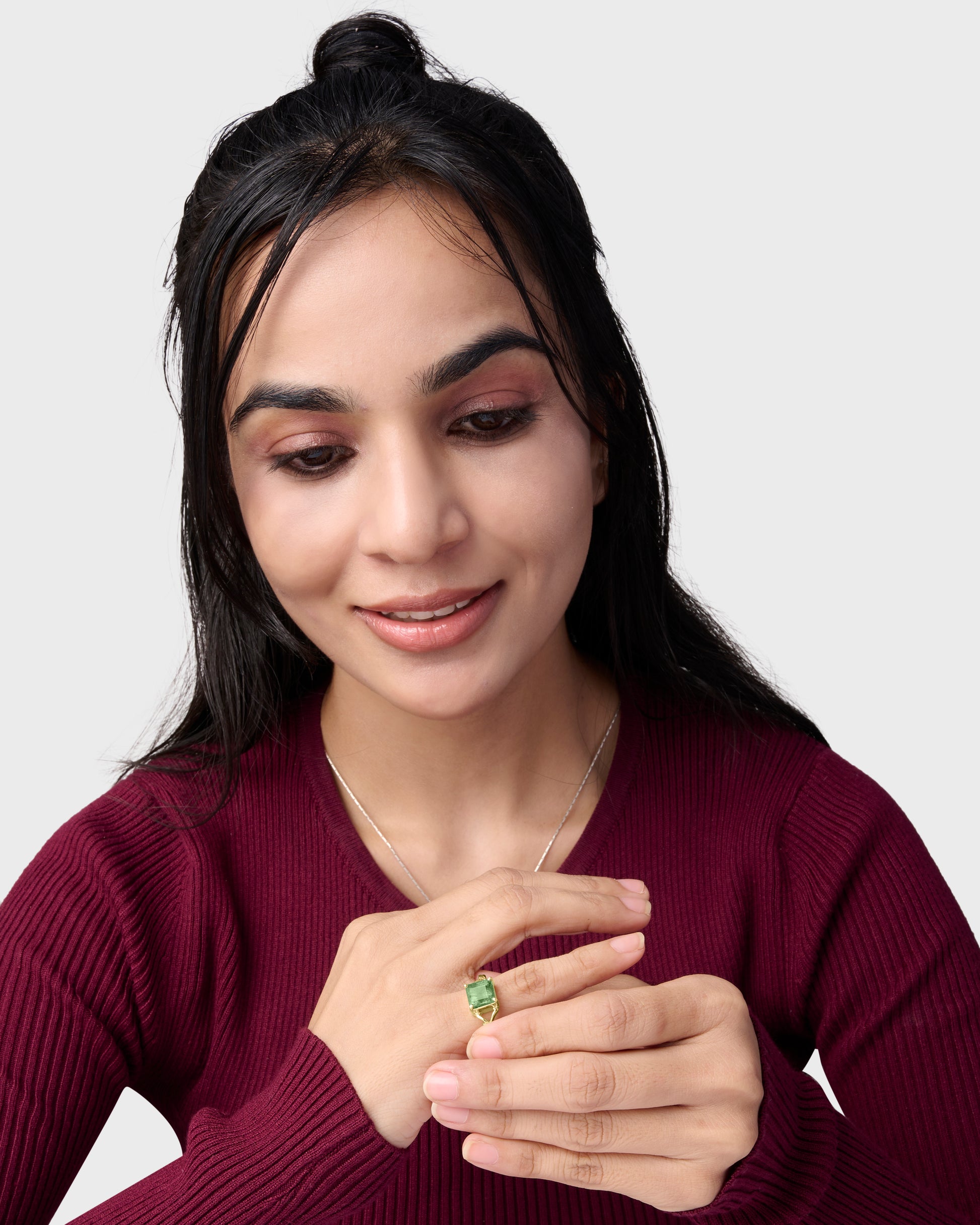 Brazilian Emerald Ring in 750 Hallmark Gold from Myra Gems