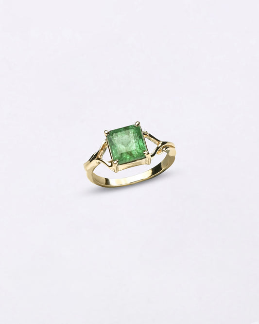 Brazilian Emerald Ring in 750 Hallmark Gold from Myra Gems