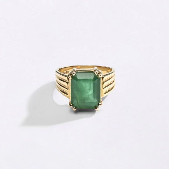 Panna Emerald Stone benefits in 750 Hallmark Gold from Myra Gems