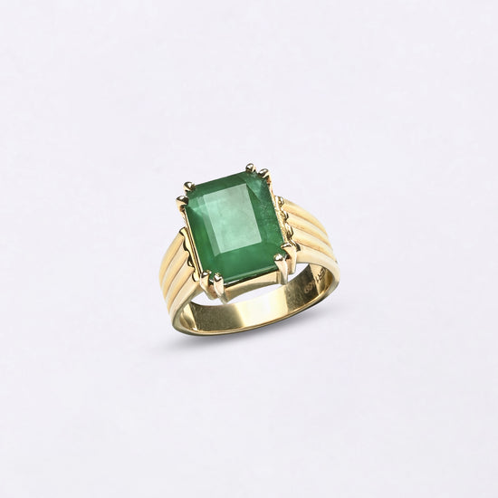 Panna Emerald Stone benefits in 750 Hallmark Gold from Myra Gems