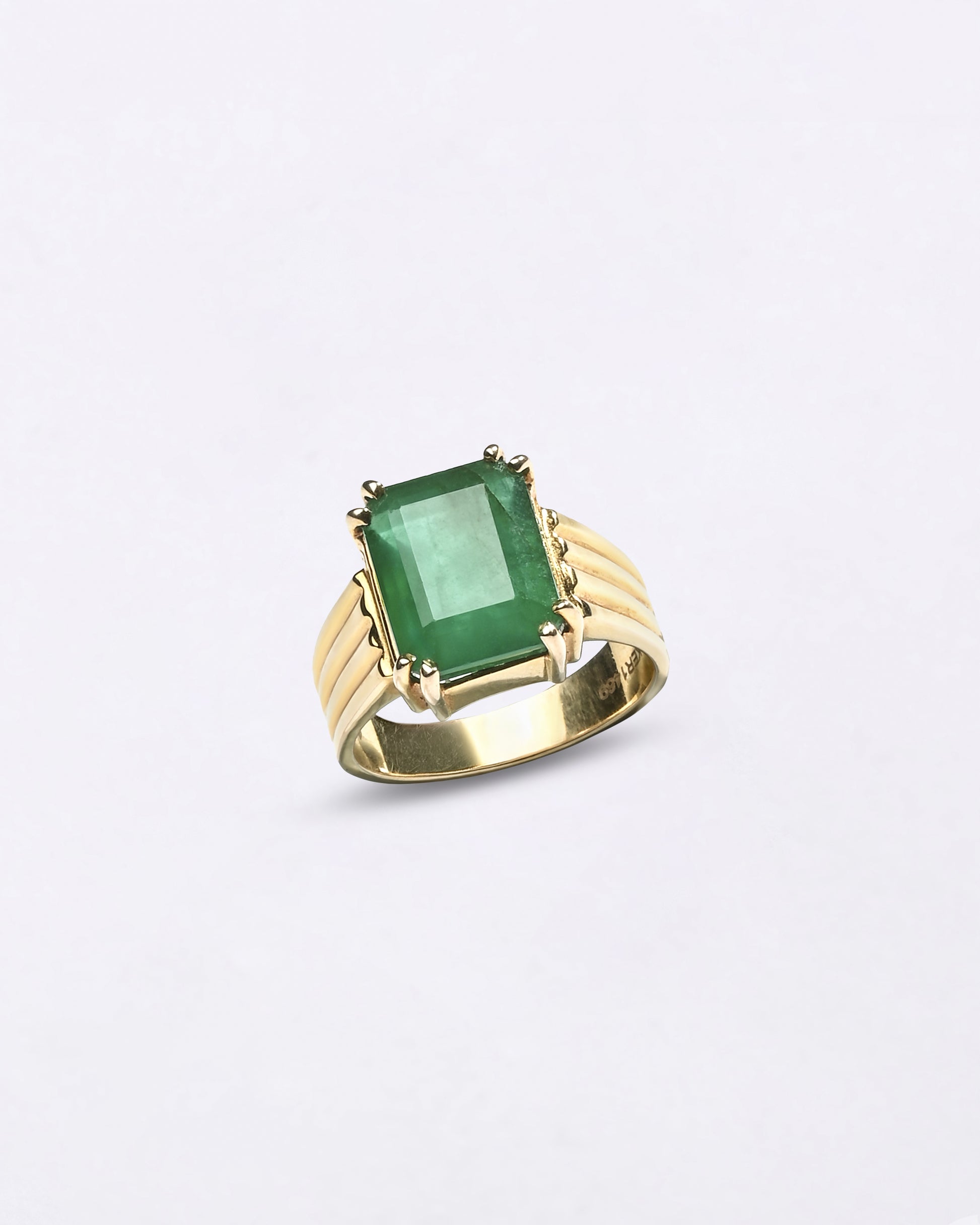 Panna Emerald Stone benefits in 750 Hallmark Gold from Myra Gems