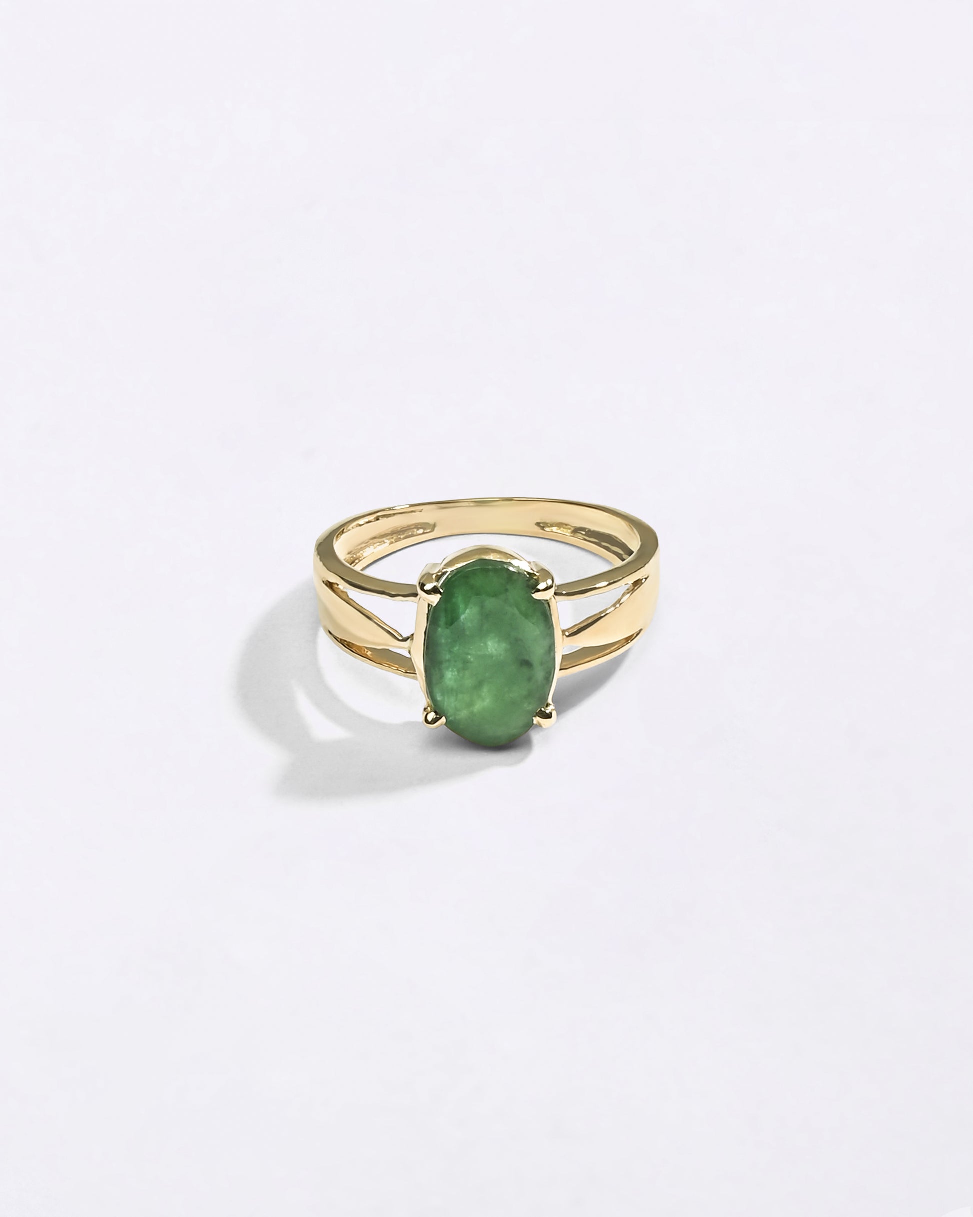 Benefits of Wearing Emerald Ring in 18K Gold from Myra Gems