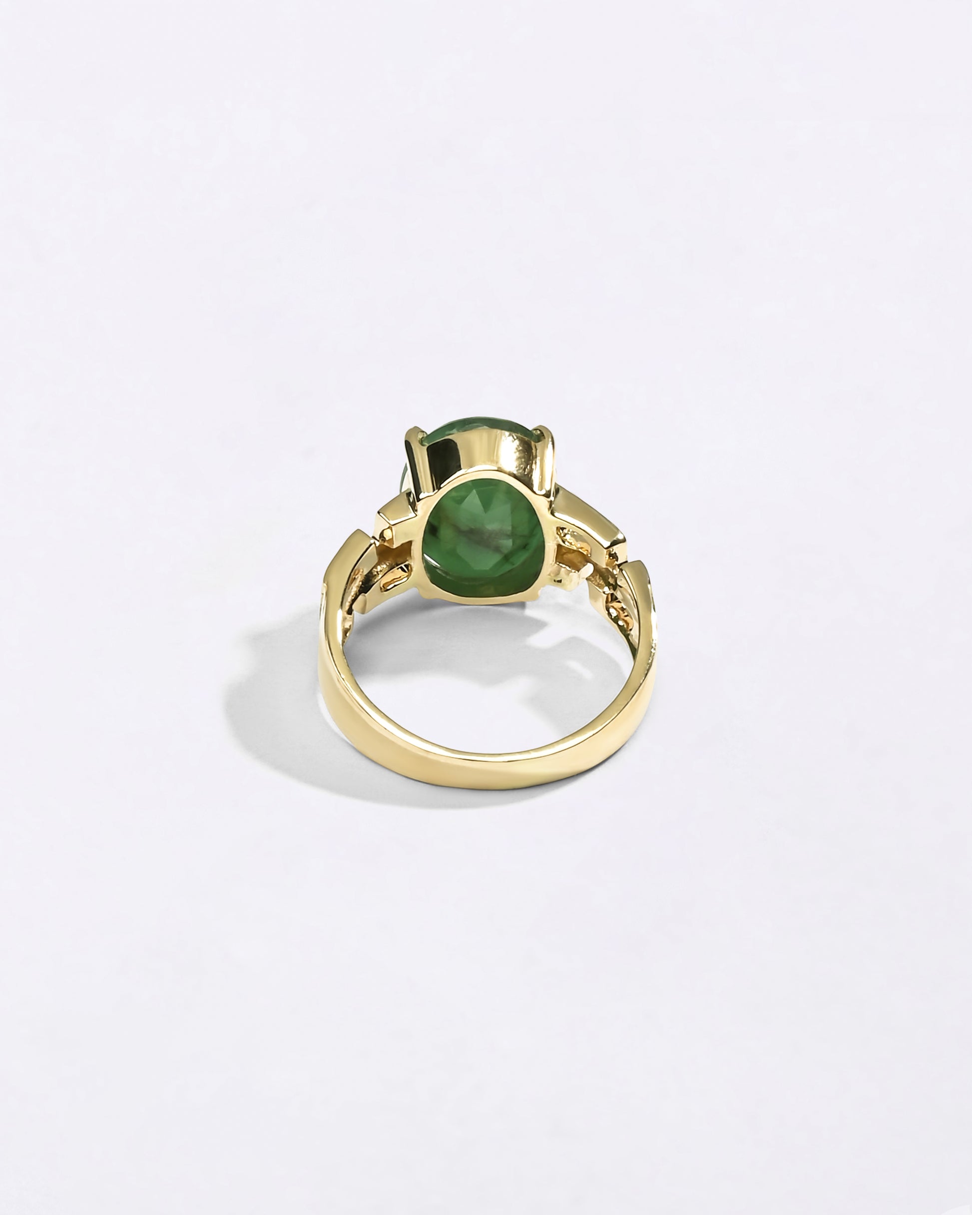 Emerald Ring for Virgo in 18K Gold from Myra Gems