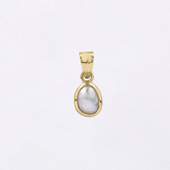 Plain Pearl Pendant in 18K Gold from Myra Gems