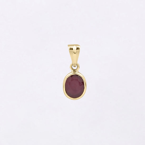 Plain Manik Pendant in 18K Gold from Myra Gems