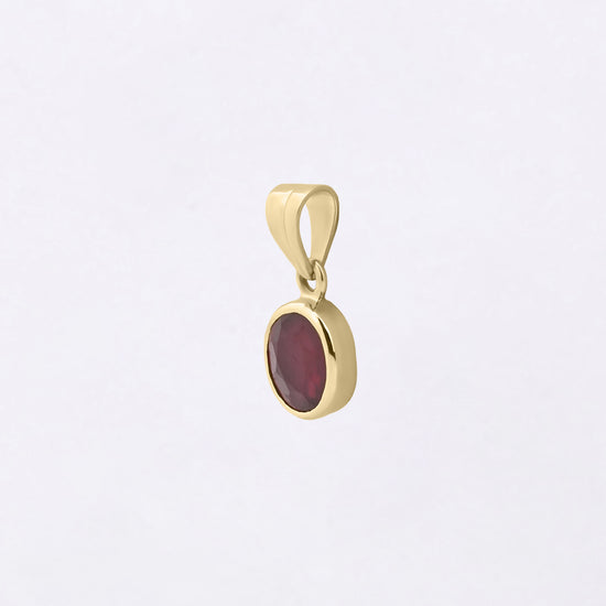 Plain Manik Pendant in 18K Gold from Myra Gems