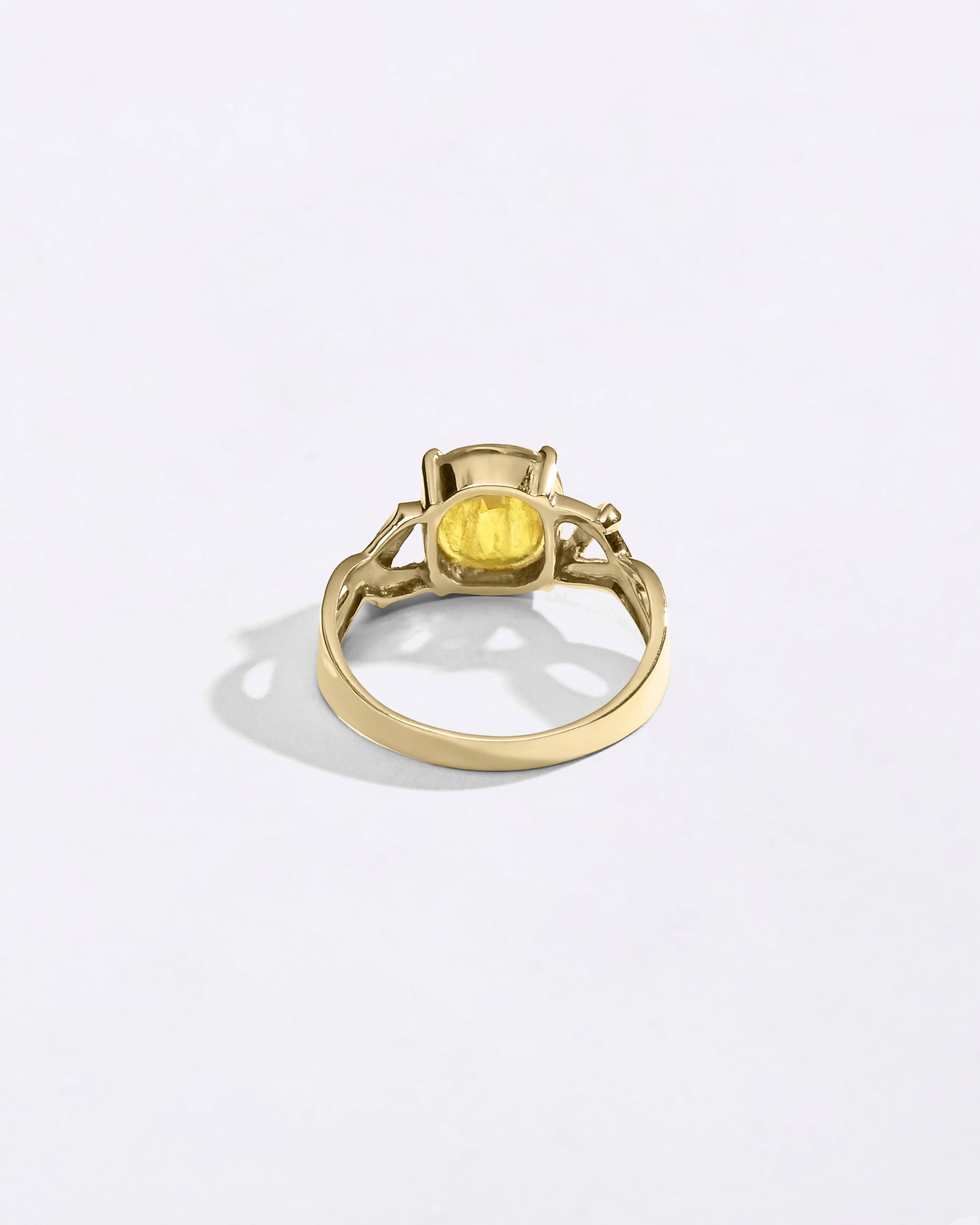 Unique Design of Guru Gemstone in 18K Gold from Myra Gems